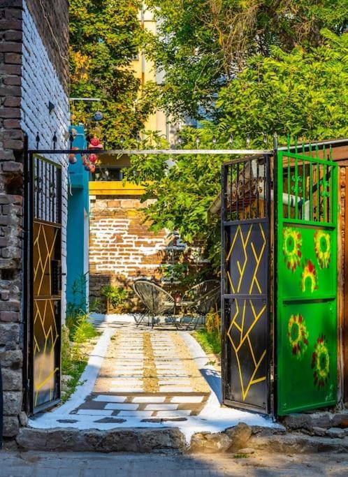 Modern 1Br Apartment With Private Garden Top Center Plovdiv Extérieur photo