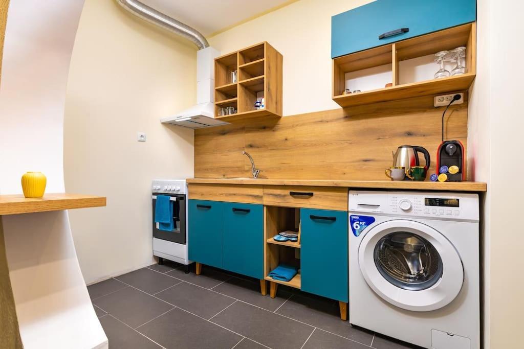 Modern 1Br Apartment With Private Garden Top Center Plovdiv Extérieur photo